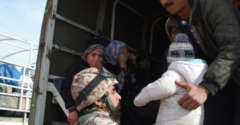 دخول 82 لاجئاً سوريّاً للأردن