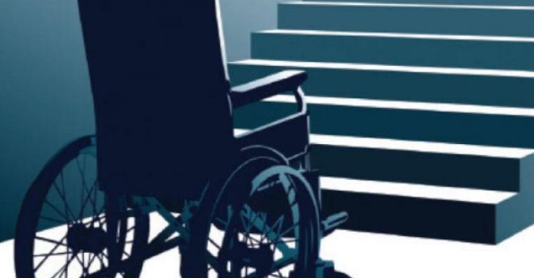 معاقون حركيا محرومون من دخول المدارس الحكومية بالزرقاء