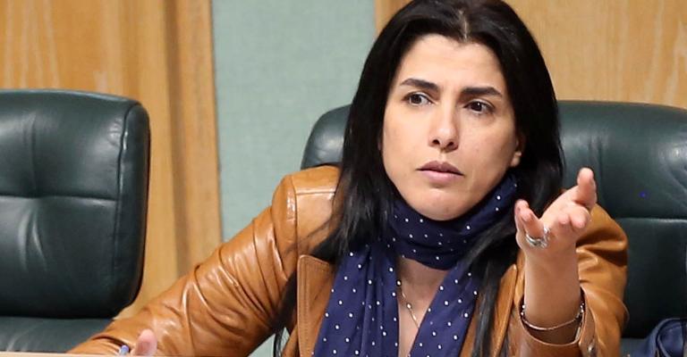 هند الفايز تستقيل من النوّاب