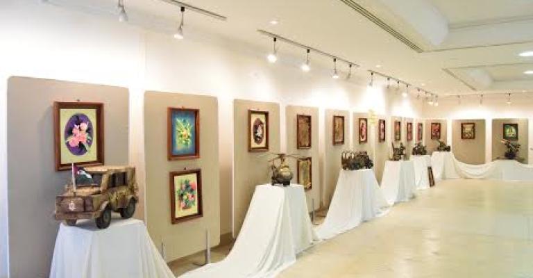 ابراهيم المجالي ينقل مهاراته في فن اعادة التدوير لطلبة "الهاشمية"