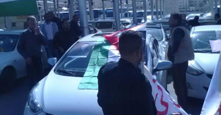 اعتصام لسائقي ( إربد - عمّان)