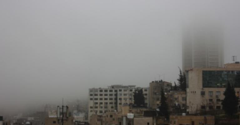 الأرصاد تحذر من تدني وانعدام الرؤية الأفقيّة بسبب الغبار الأرصاد تحذر من تدني وانعدام الرؤية الأفقيّة بسبب الغبار