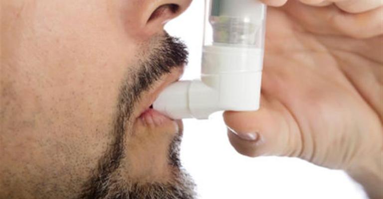 الصحة تدعو مصابي الربو والأطفال والمسنين إلى عدم الخروج الصحة تدعو مصابي الربو والأطفال والمسنين إلى عدم الخروج