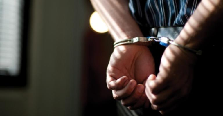 القبض على نحو 4 آلاف مطلوب منذ بداية الشهر القبض على نحو 4 آلاف مطلوب منذ بداية الشهر