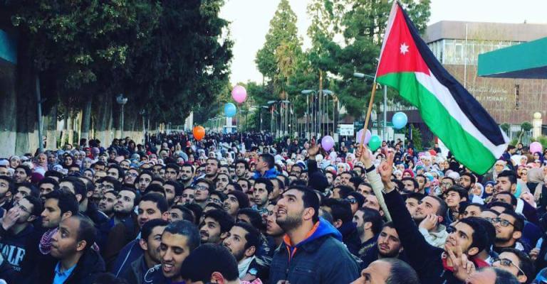 الأردنية: تعليق الاعتصام المفتوح بعد وعود بجدولة تخفيض الرسوم الأردنية: تعليق الاعتصام المفتوح بعد وعود بجدولة تخفيض الرسوم