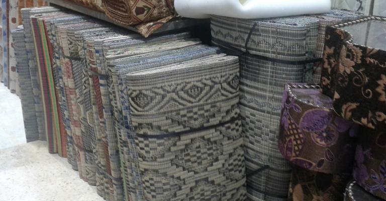 تردي المعيشة يعيد زرقاويين إلى زمن "الحصيرة" تردي المعيشة يعيد زرقاويين إلى زمن "الحصيرة"