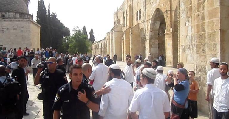 اقتحام الأقصى بيوم "المساخر" العبري