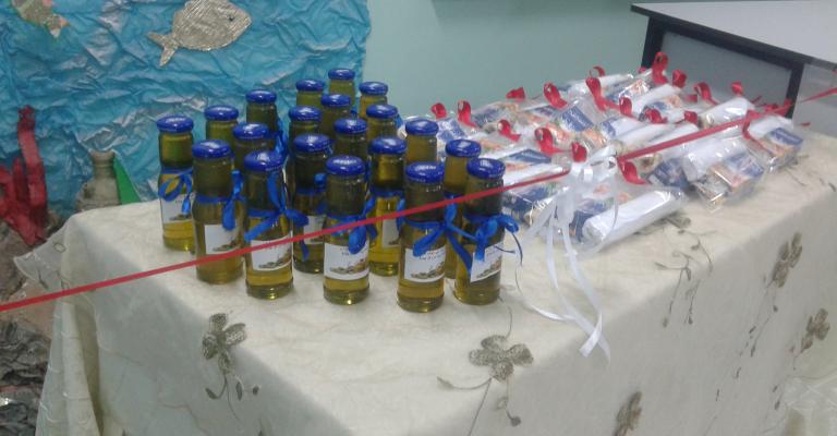 مدرسة "رملة" بالرصيفة تتبنى مبادرة "كاسة زيت من كل بيت" مدرسة "رملة" بالرصيفة تتبنى مبادرة "كاسة زيت من كل بيت"