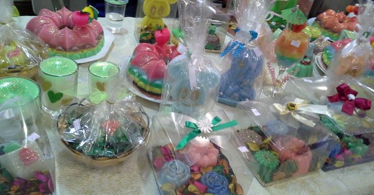 صناعة الشموع تُخرج زرقاويات من ظلمة الحاجة الى نور الحياة الكريمة