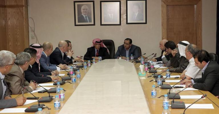 "نقل النواب" تطالب بتجميد ضريبة 5% على "التكسي" "نقل النواب" تطالب بتجميد ضريبة 5% على "التكسي"