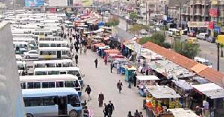 مسلسل فوضى وتجاوزات باصات الأحياء في الزرقاء.. العرض مستمر