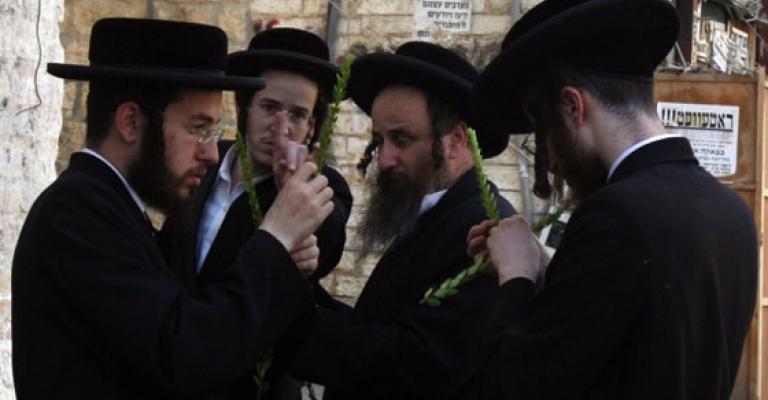 تجدد اقتحامات الأقصى