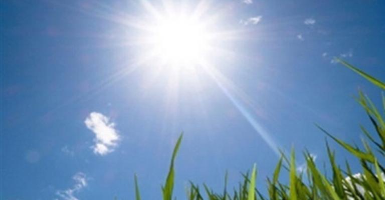 أجواء حارة نسبياً ولطيفة ليلاً