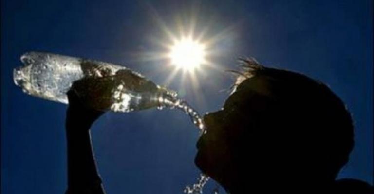 الحرارة أعلى من المعدل بـ 11 درجة والصحة تحذر