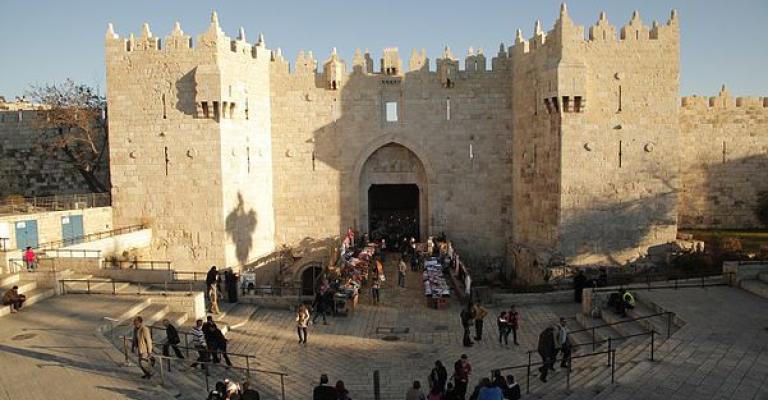 الاحتلال يهدم مُصلى قرب باب العامود بالقدس