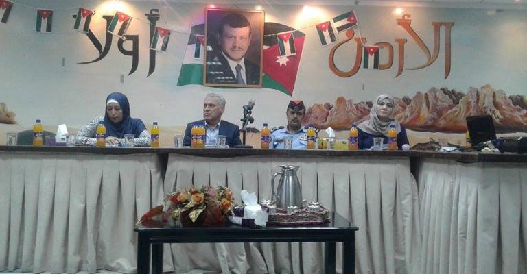 الشخشير يعرض في الرصيفة خطط الحكومة لتحسين الواقع البيئي للواء