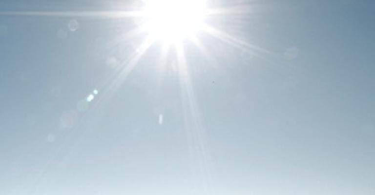 طقس حار اليوم وانخفاض الحرارة الخميس والجمعة