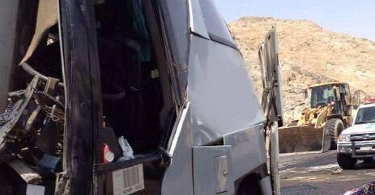 إصابة معتمرين عائدين من الأراضي السعودية