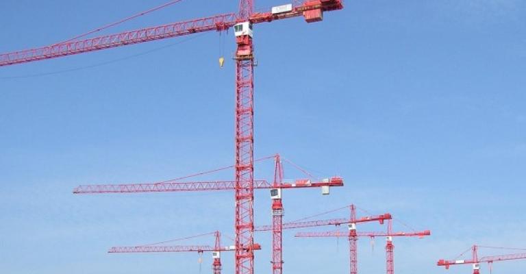 وفاة مصري إثر سقوطه عن رافعة