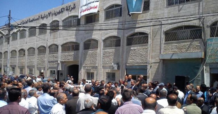 تعليق احتجاج العاملين في الكهرباء