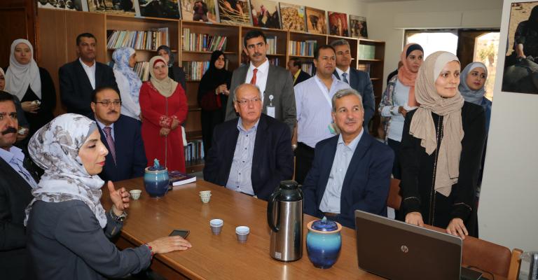 "الثقافة" تفتتح المكتبة التراثية