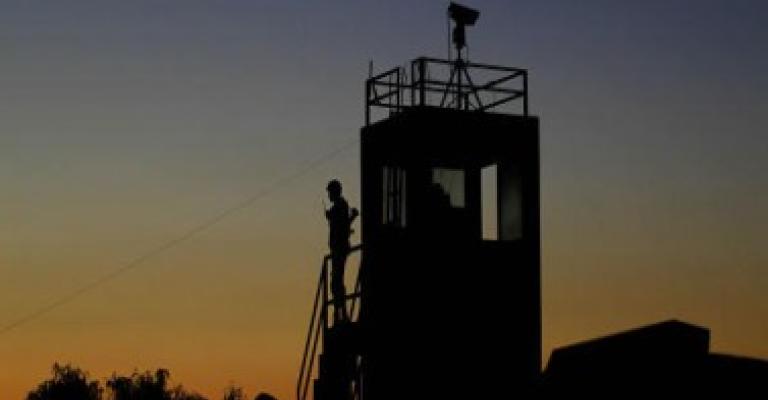 القبض على متسلل من الأردن لدولة مجاورة القبض على متسلل من الأردن لدولة مجاورة