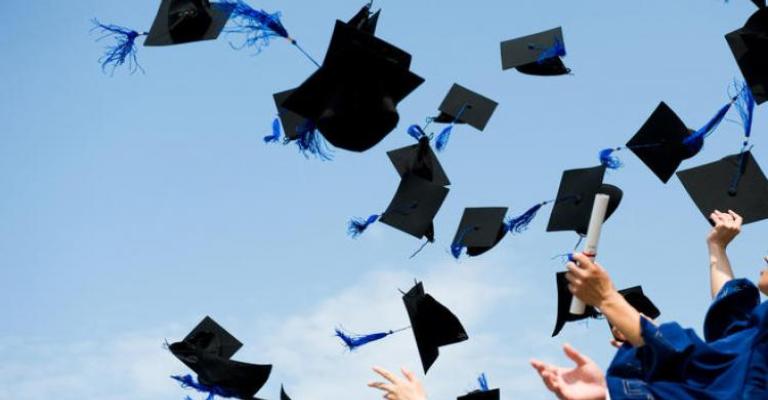 دراسة: 97% من الشركات تفضل توظيف حملة البكالوريوس