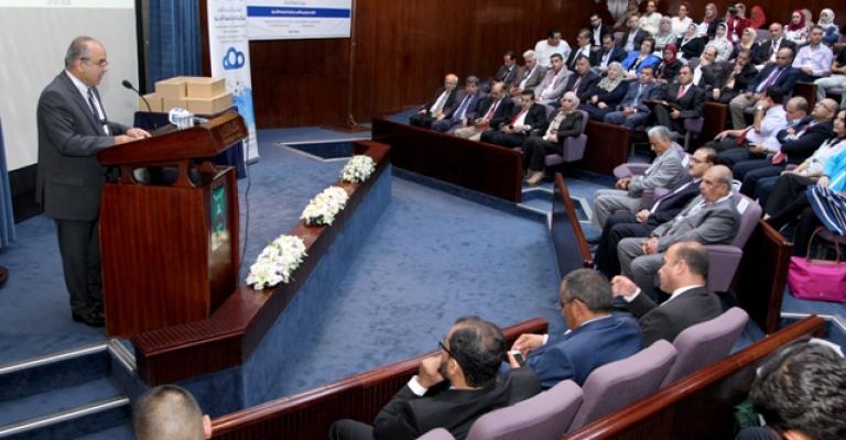 خبراء وأكاديميون يطالبون بإثراء المحتوى الإلكتروني العربي ونشر ثقافة تكنولوجيا الحوسبة