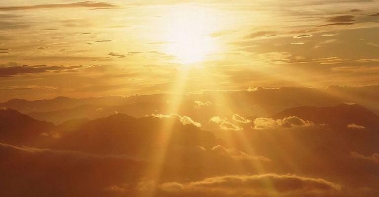 أجواء حارة نهاراً وانسحاب للموجة الحارة في المساء أجواء حارة نهاراً وانسحاب للموجة الحارة في المساء