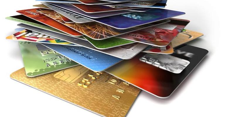 القبض على مشتبه به بسرقات وتزوير عن طريق 33 بطاقة ائتمان مزورة القبض على مشتبه به بسرقات وتزوير عن طريق 33 بطاقة ائتمان مزورة