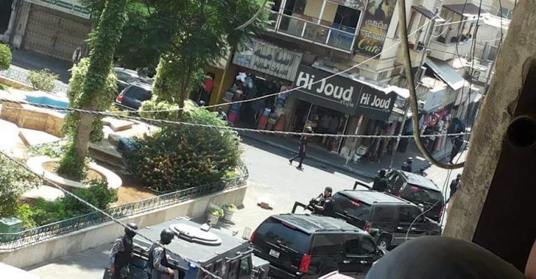 محافظ إربد لـ"عمّان نت": التواجد الأمني في وسط البلد لملاحقة مطلوبين محافظ إربد لـ"عمّان نت": التواجد الأمني في وسط البلد لملاحقة مطلوبين