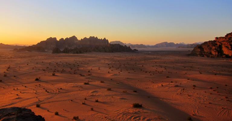 طقس حار و زخات مطر محتملة في أجزاء من البادية طقس حار و زخات مطر محتملة في أجزاء من البادية