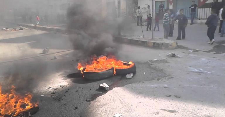 أعمال احتجاج أمام متصرفية الرمثا بسبب نتائج الانتخابات أعمال احتجاج أمام متصرفية الرمثا بسبب نتائج الانتخابات