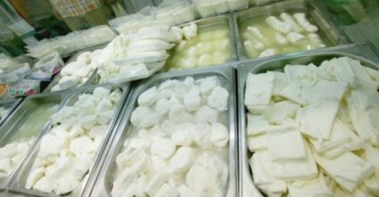 إتلاف 3.5 طن ألبان في إربد