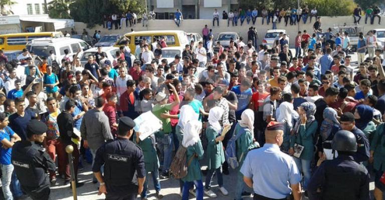 انتهاء اعتصام الطلبة في إربد بعد وعود للعمل بنظام الساعات القديم انتهاء اعتصام الطلبة في إربد بعد وعود للعمل بنظام الساعات القديم