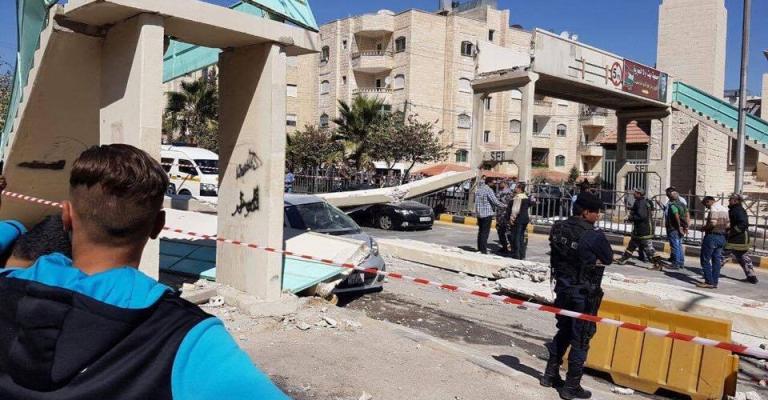 جسور المشاة.. مخاوف تبعد الكثيرين عن ممر آمن جسور المشاة.. مخاوف تبعد الكثيرين عن ممر آمن