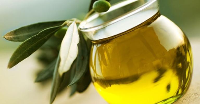 الزراعة تؤكد منع استيراد زيت الزيتون