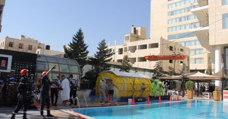 الدفاع المدني ينفذ تمريناً وهميا لحادث على الكمبينسكي في الشميساني الدفاع المدني ينفذ تمريناً وهميا لحادث على الكمبينسكي في الشميساني