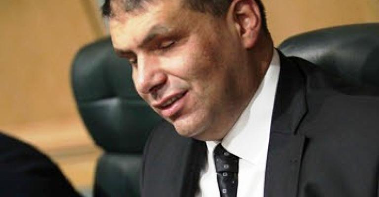 حملة 16 قرناً لمكافأة العنف ضد المرأة.