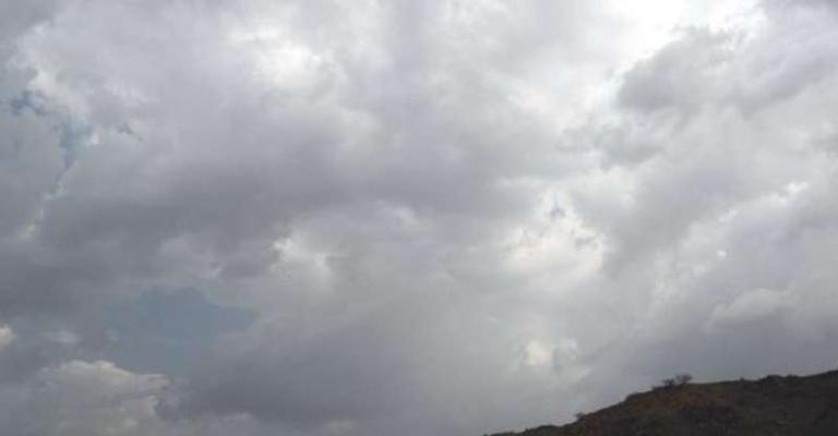 أجواء غائمة 