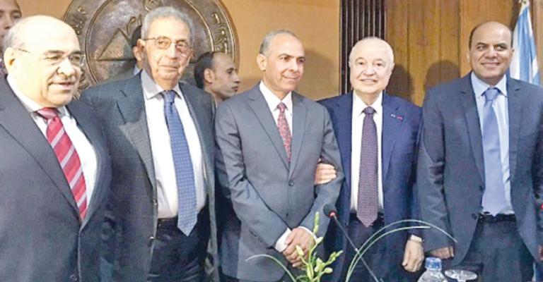 إشهار كتاب «طلال أبوغزالة .. الصعود إلى القمة» إشهار كتاب «طلال أبوغزالة .. الصعود إلى القمة»