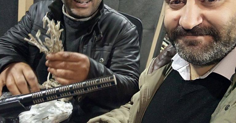 حلقة اذاعية عن فوائد الميرامية احتجاجا على انخفاض سقف الحرية (شاهد) حلقة اذاعية عن فوائد الميرامية احتجاجا على انخفاض سقف الحرية (شاهد)