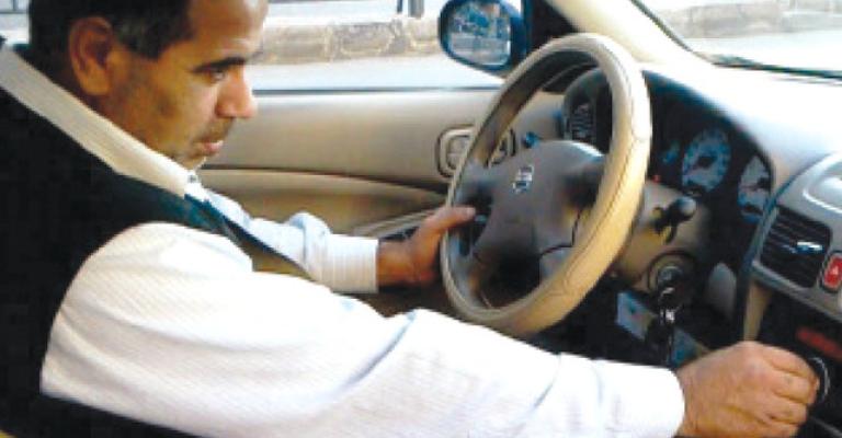 راديو البلد: من الإنترنت إلى سائقي التكسي