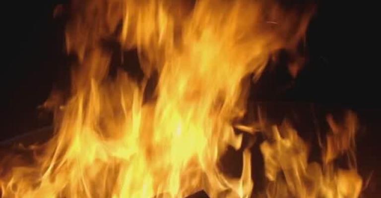 شاب يحرق نفسه في الرمثا شاب يحرق نفسه في الرمثا