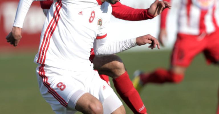 الجزيرة يستعيد صدارة الدوري من الوحدات