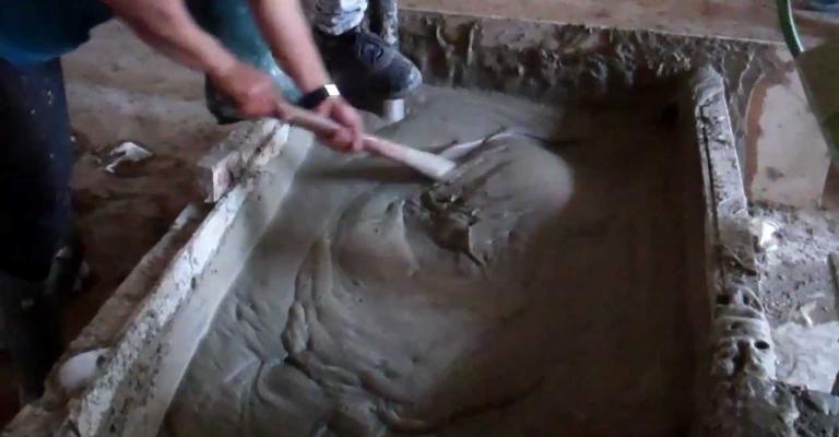 مواطن يقتل اخر وبدفنه بـ "الباطون"