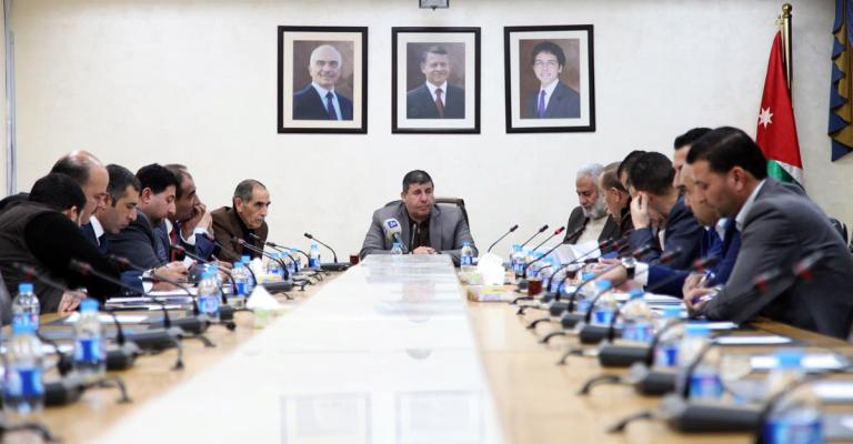 تخفيض رسوم جوازات سفر الغزيين الى مئة دينار تخفيض رسوم جوازات سفر الغزيين الى مئة دينار