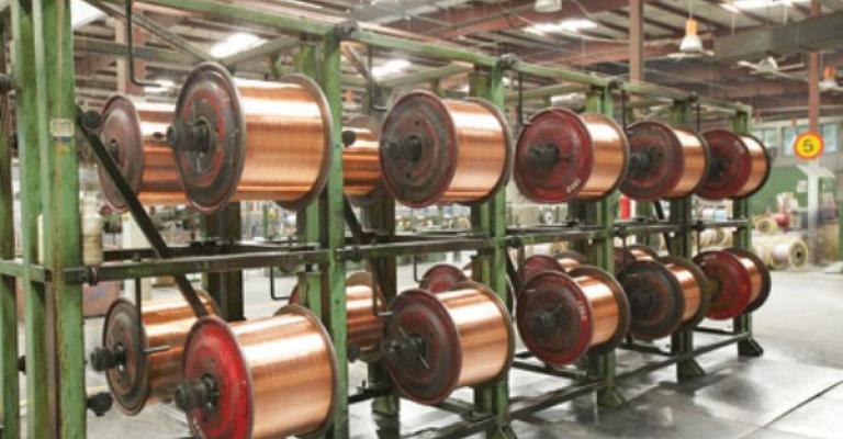 عمال "مسك" يجددون توقفهم عن العمل عمال "مسك" يجددون توقفهم عن العمل