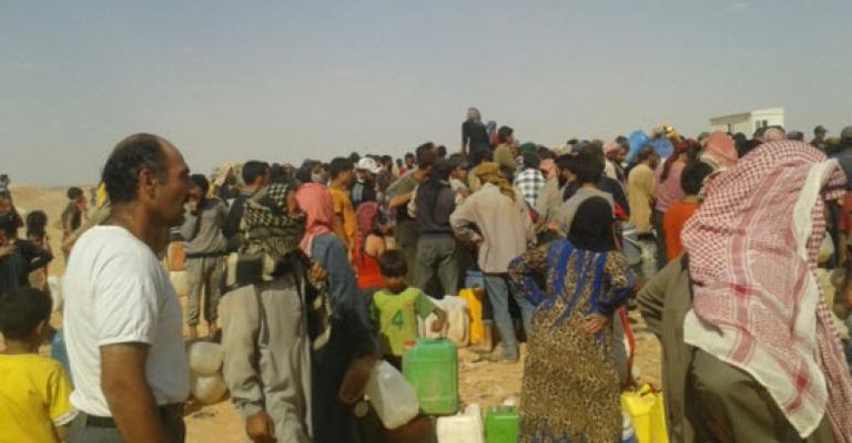 المفوضية تسلم مساعدات لـ15 ألف أسرة سورية في الركبان