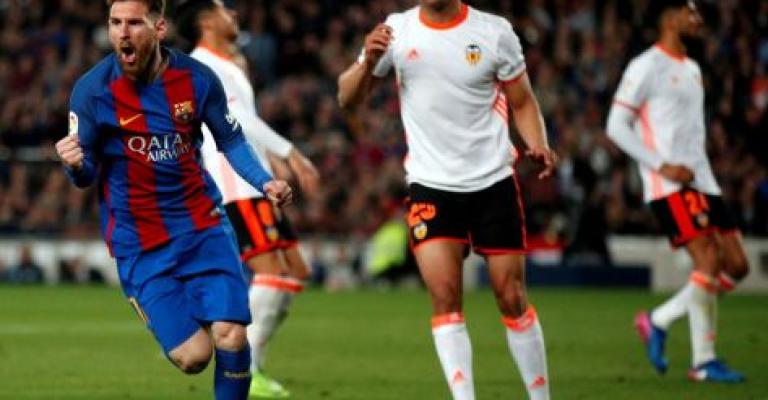 برشلونة يواصل مطاردة ريال مدريد بفوزه على فلنسيا